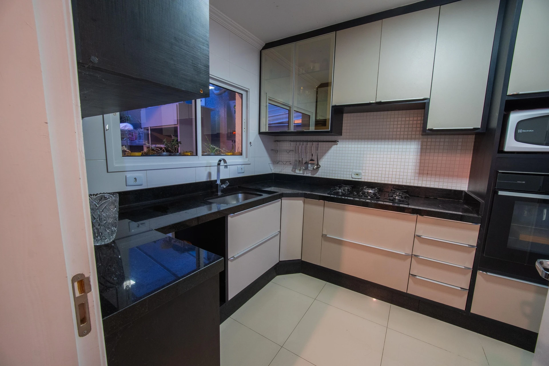 Casa mobiliada, 155 m², com varanda gourmet
