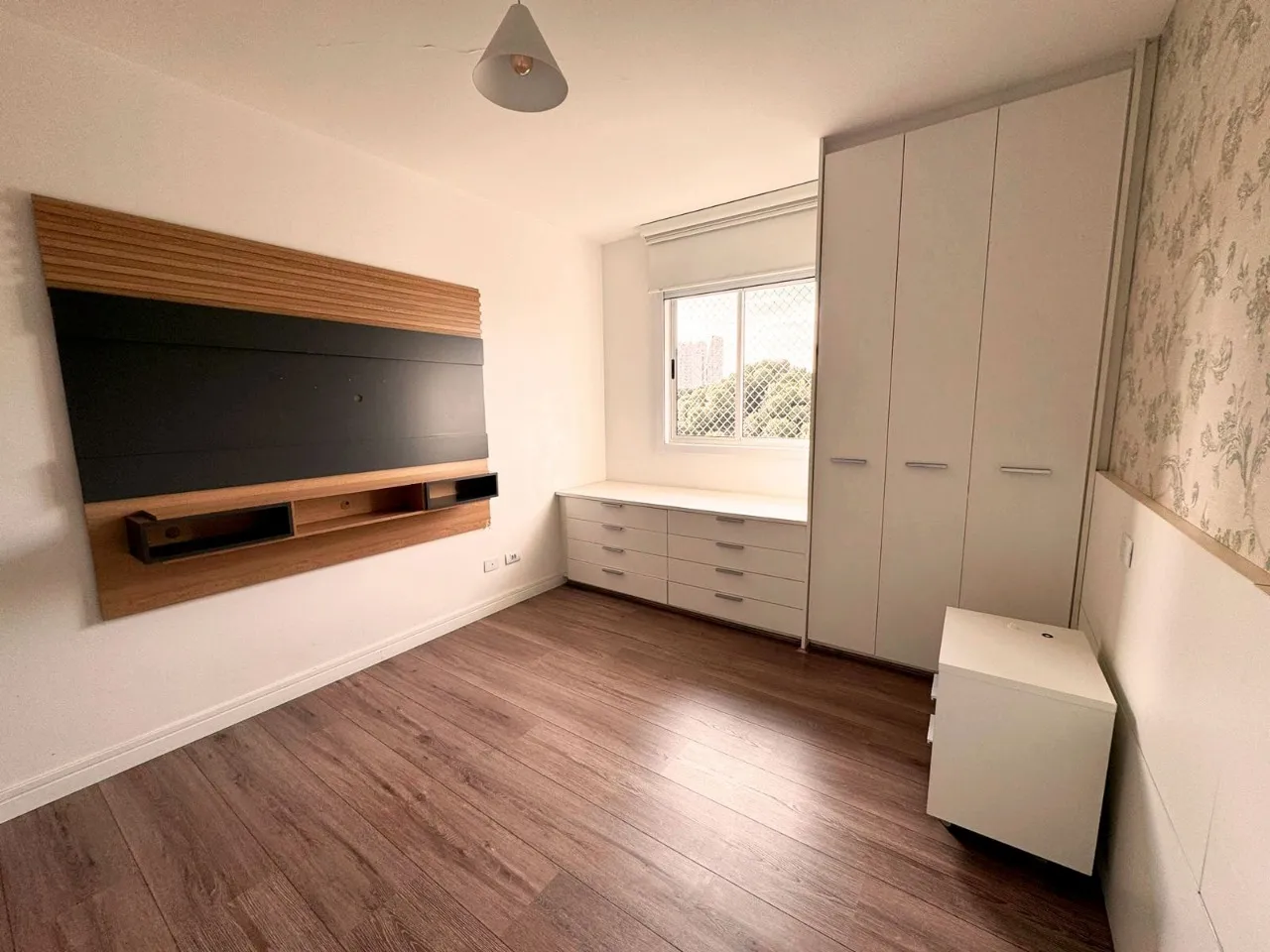 Home office in a 3-bedroom apartment, 141 m² — photo 31