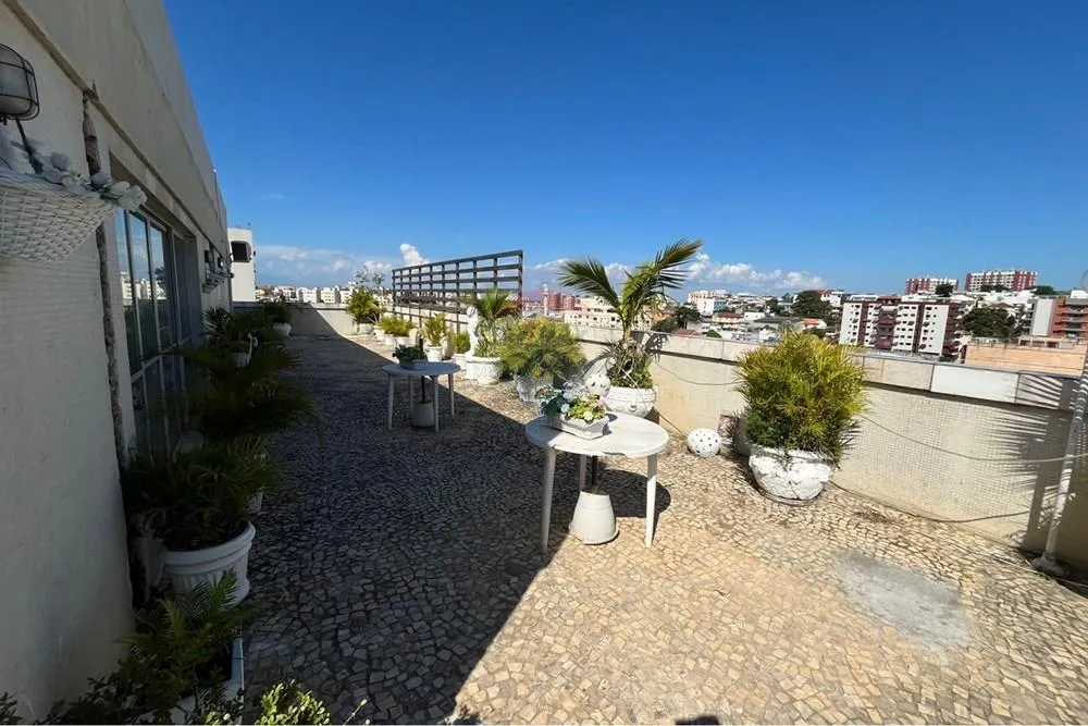 Furnished 4-bedroom apartment with 2 baths and 183 m² — photo 31