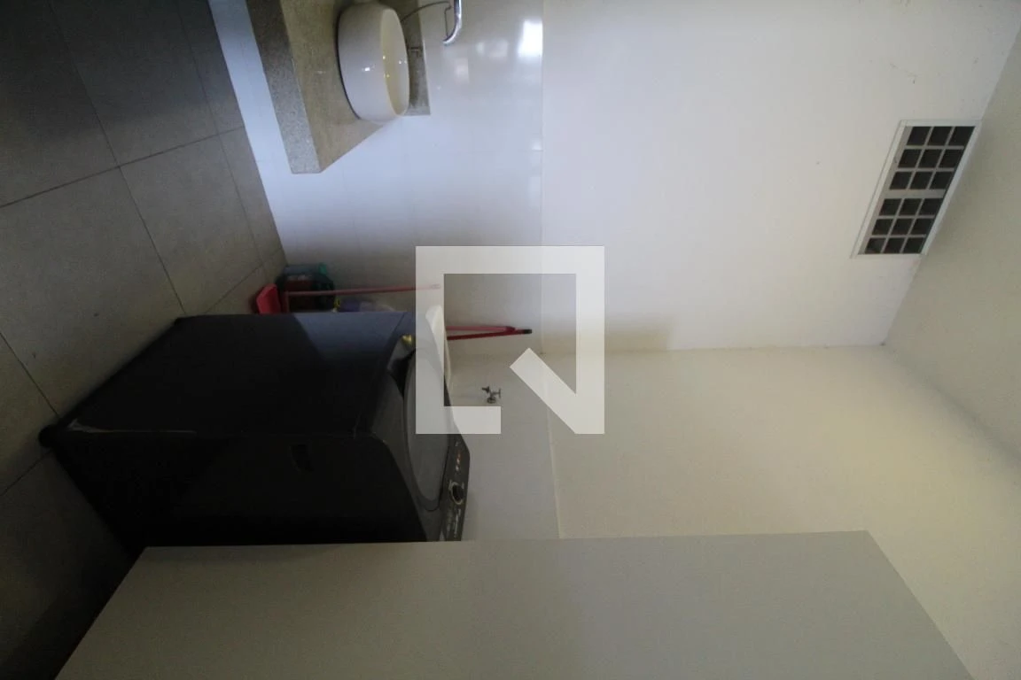 Furnished house with 4 en-suite bedrooms and private garden — photo 105