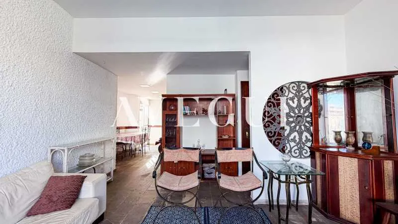 Furnished penthouse with 5 bedrooms and 3 bathrooms — photo 29