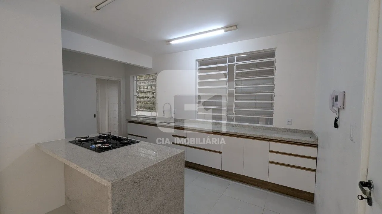 House with 6 bedrooms, en-suite and parking for 6