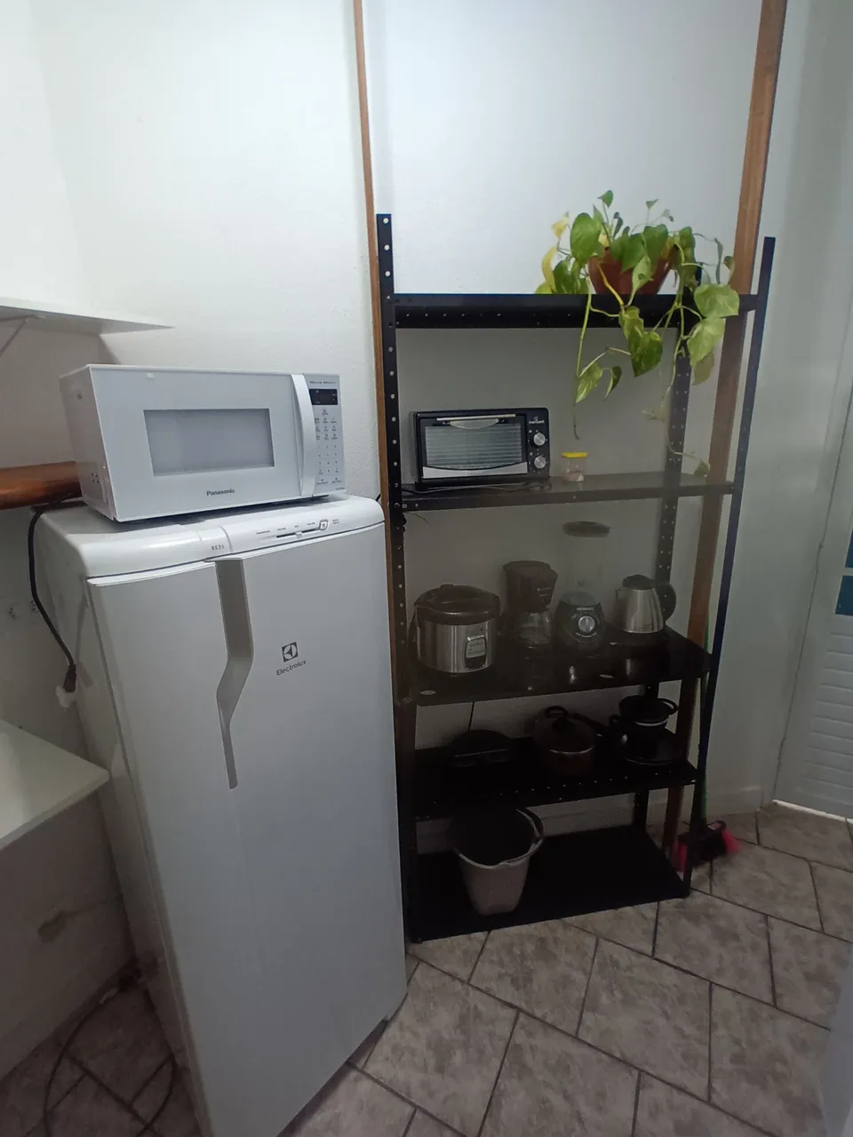 Studio mobiliado, 20 m², com espaço de home office