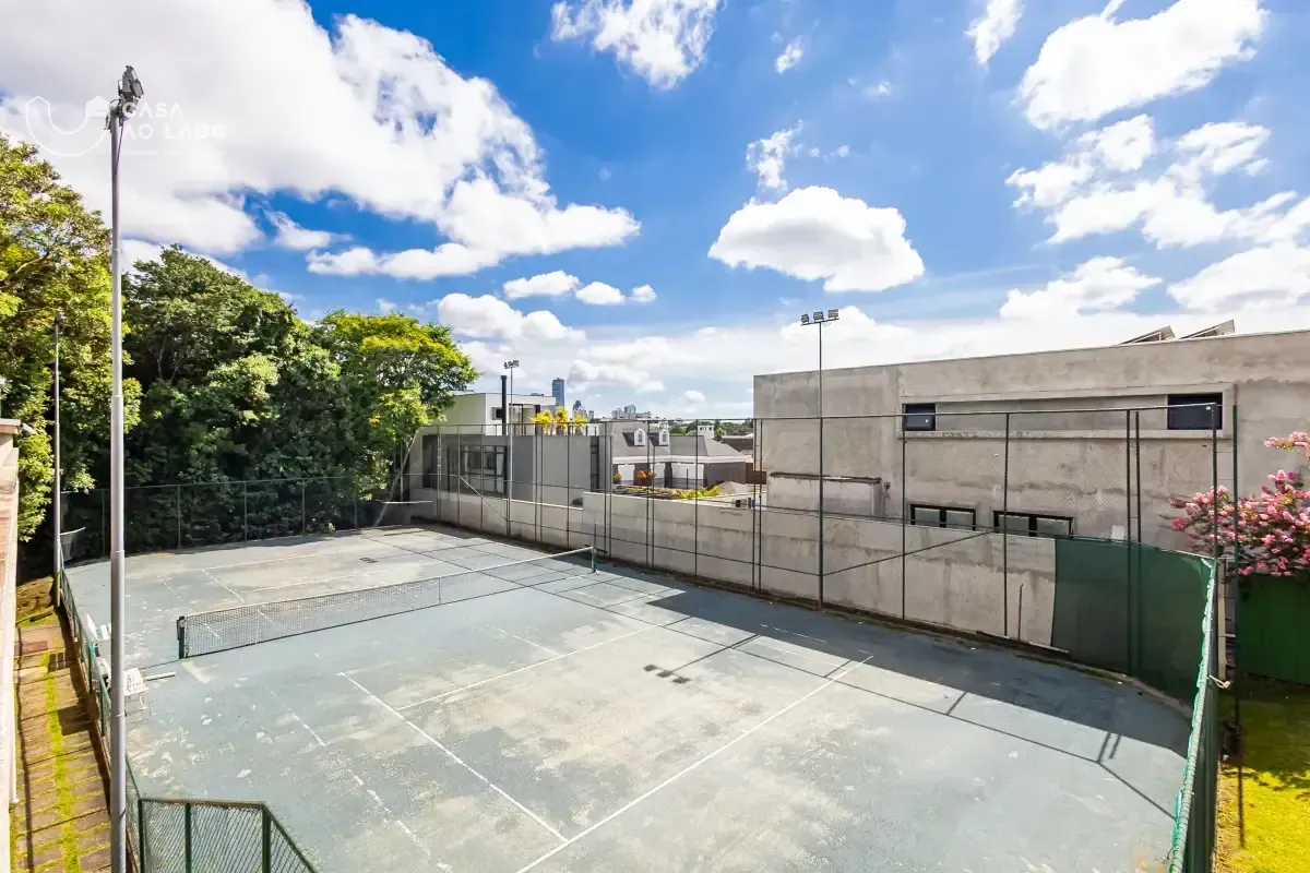 House with 629 m², 4 bedrooms and a balcony — photo 61