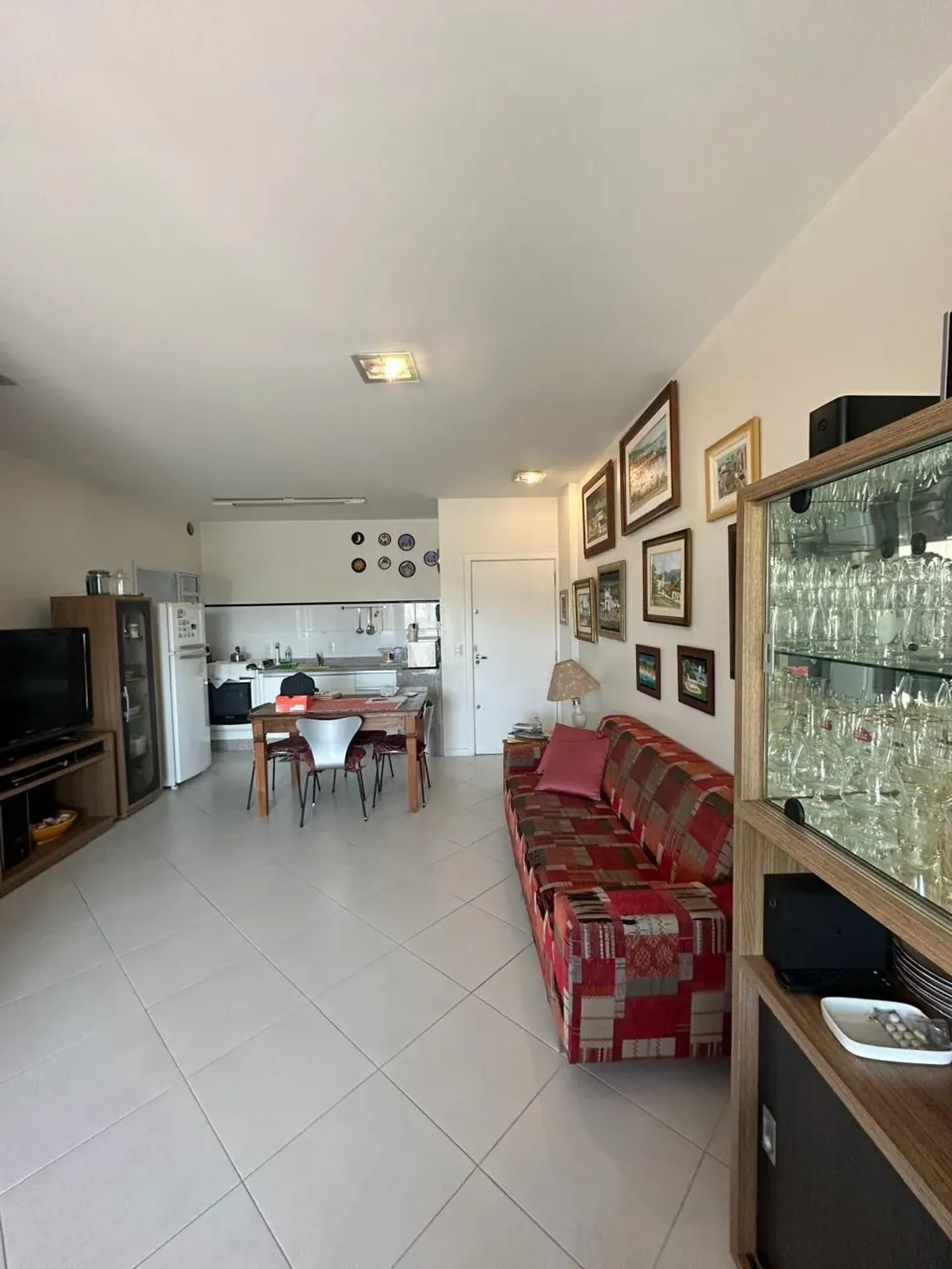 Furnished apartment, 98 m², with floor-to-ceiling windows — photo 7