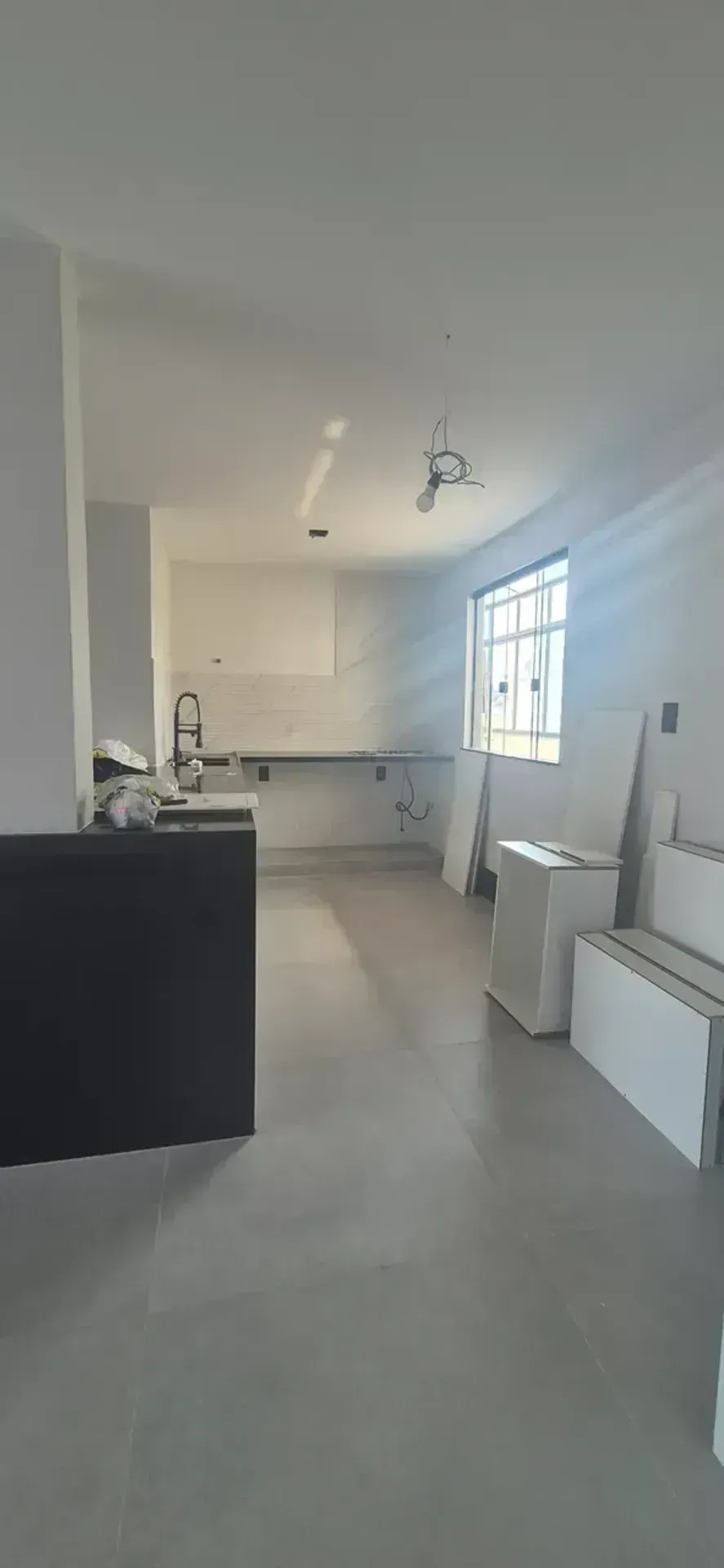Apartment with 3 bedrooms and a modern open-plan kitchen — photo 23