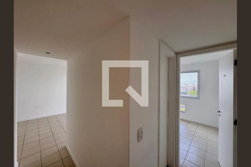 2-bedroom apartment in a building with a gym — photo 5