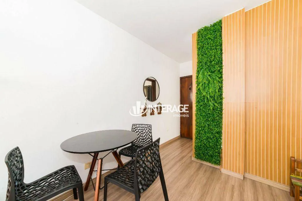 1-bedroom apartment with separate kitchen and parking spot — photo 4