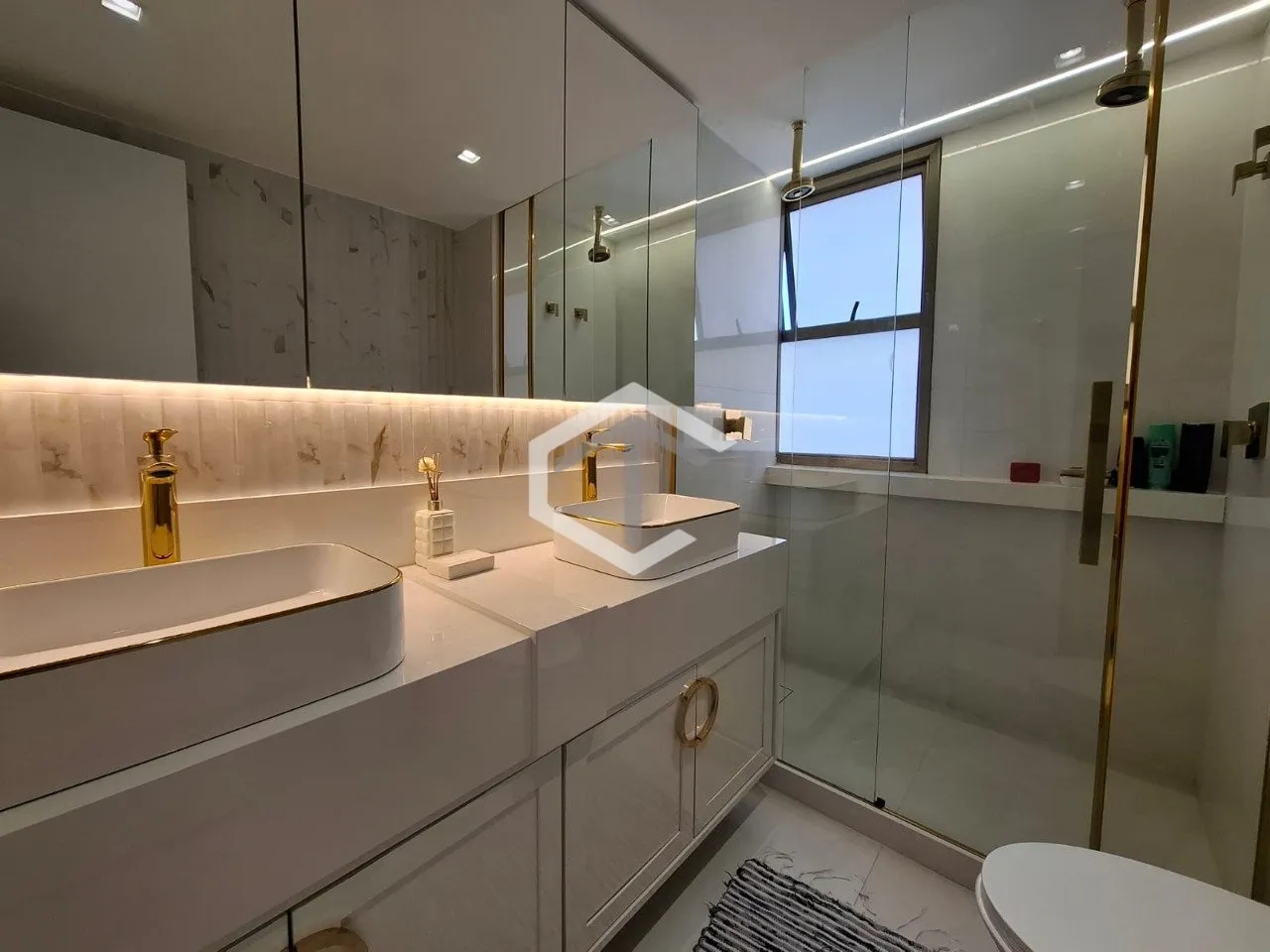 217 m² apartment with a mountain view and a private pool — photo 75