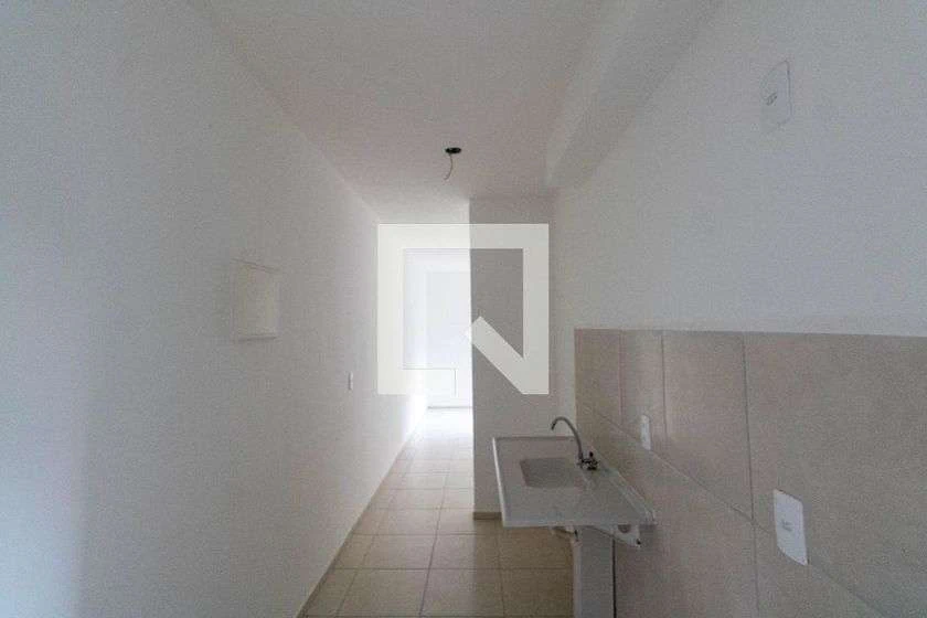 44 m² apartment with 2 bedrooms, compact kitchenette and parking