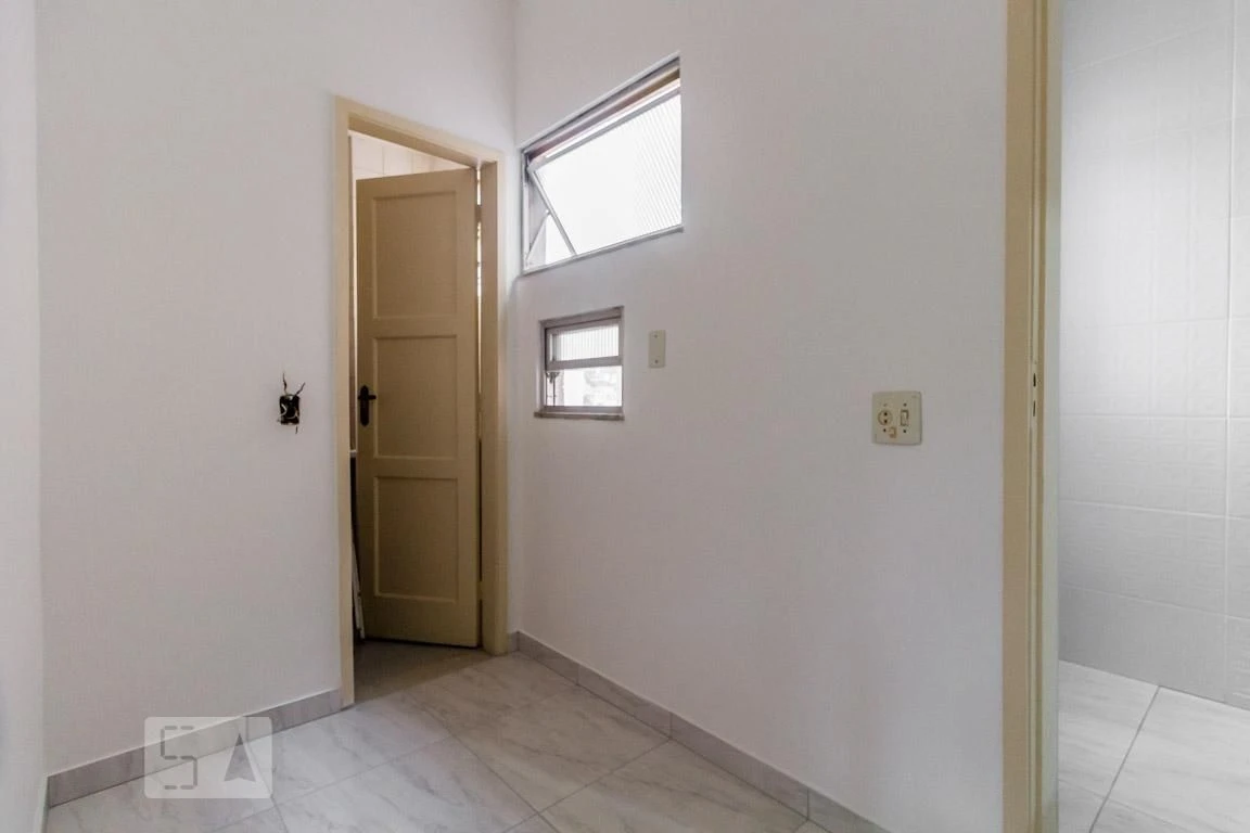 2-bedroom rental apartment with 1 bathroom and parking — photo 12