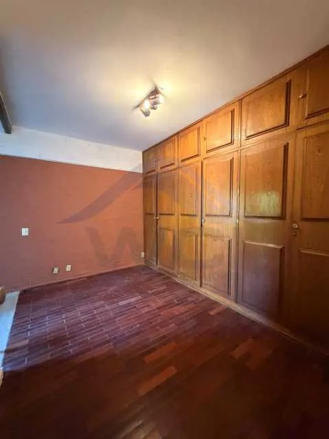 3-bedroom apartment with a bathtub — photo 4
