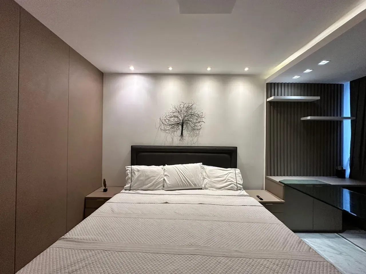 Furnished 250 m² apartment with 4 bedrooms and 5 bathrooms — photo 26