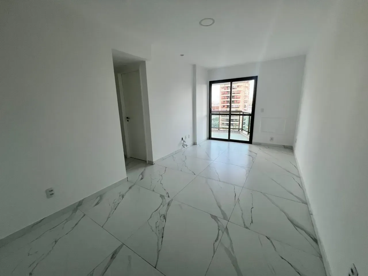 3-bedroom apartment with a separate closed kitchen and 2 baths — photo 5