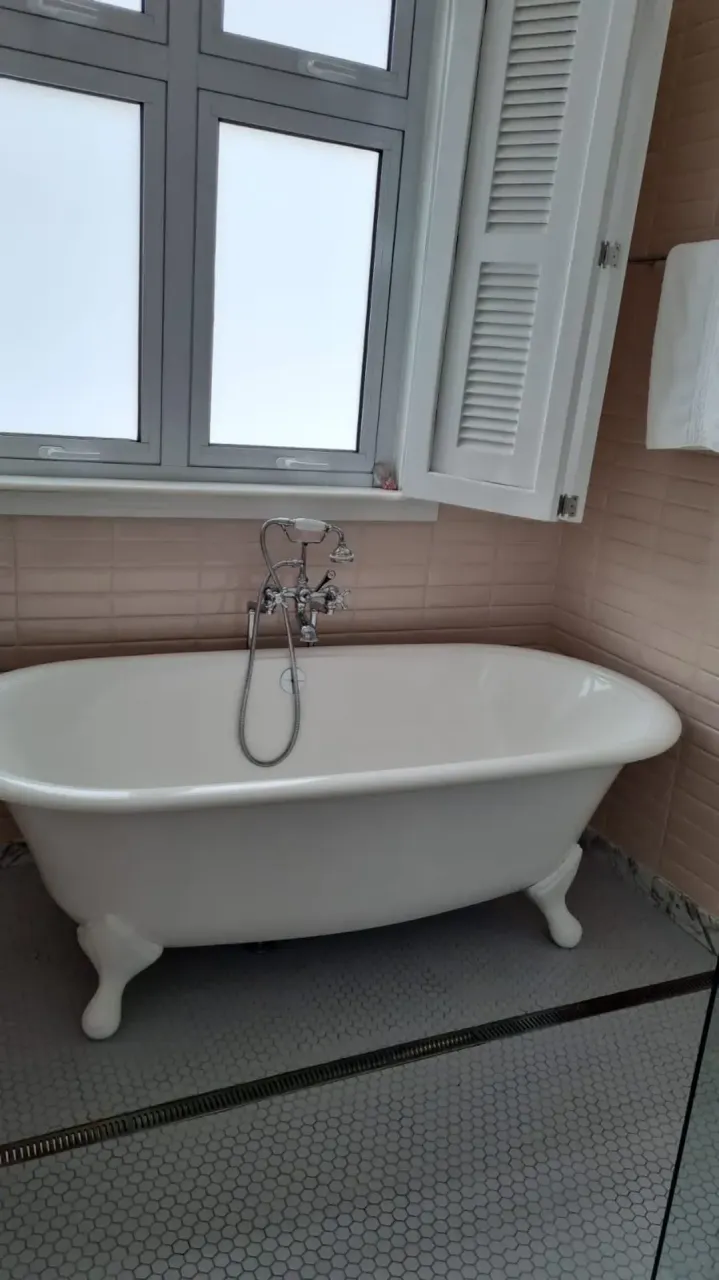 Apartamento con 3 dormitorios y ventanales de suelo a techo — photo 4