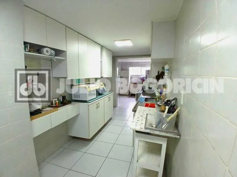 Casa com 5 quartos e área da piscina aberta — photo 25
