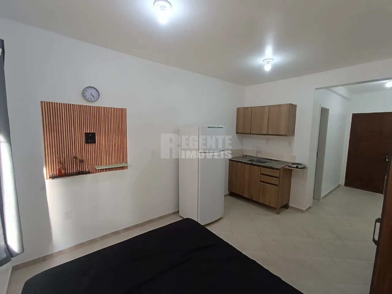 Furnished 30 m² studio with 1 parking space and 1 bath — photo 4