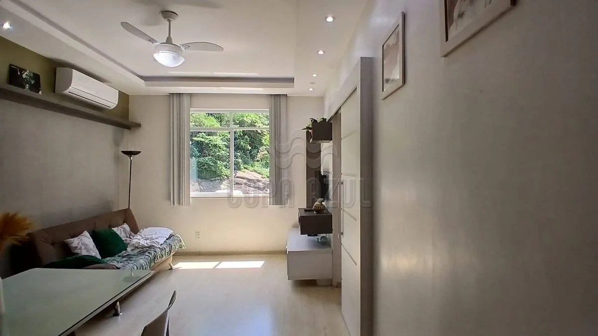 One-bedroom apartment with a mountain view in Rio de Janeiro — photo 2