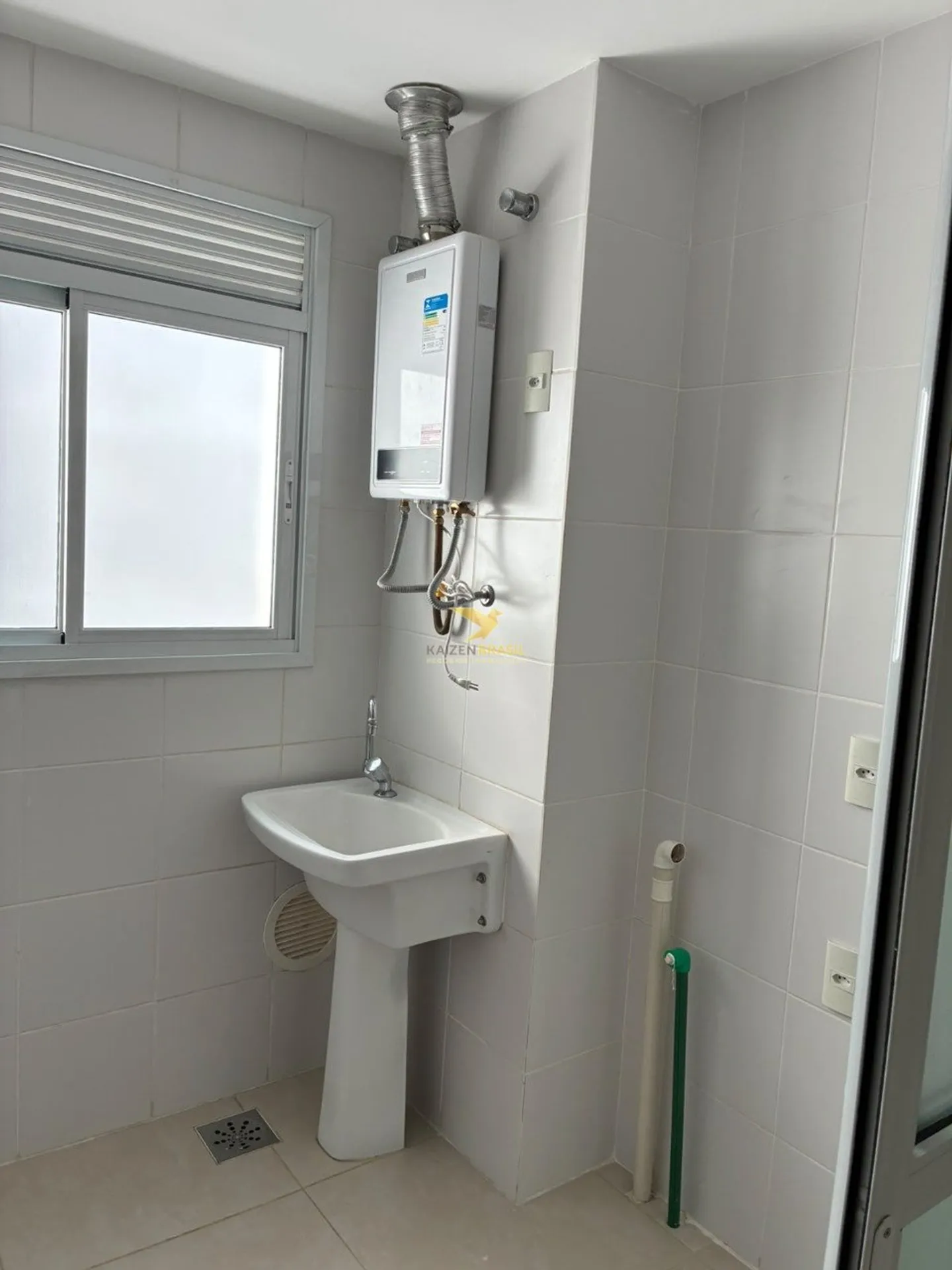 3-bedroom apartment, 1 with its own bathroom, 97 m² — photo 7