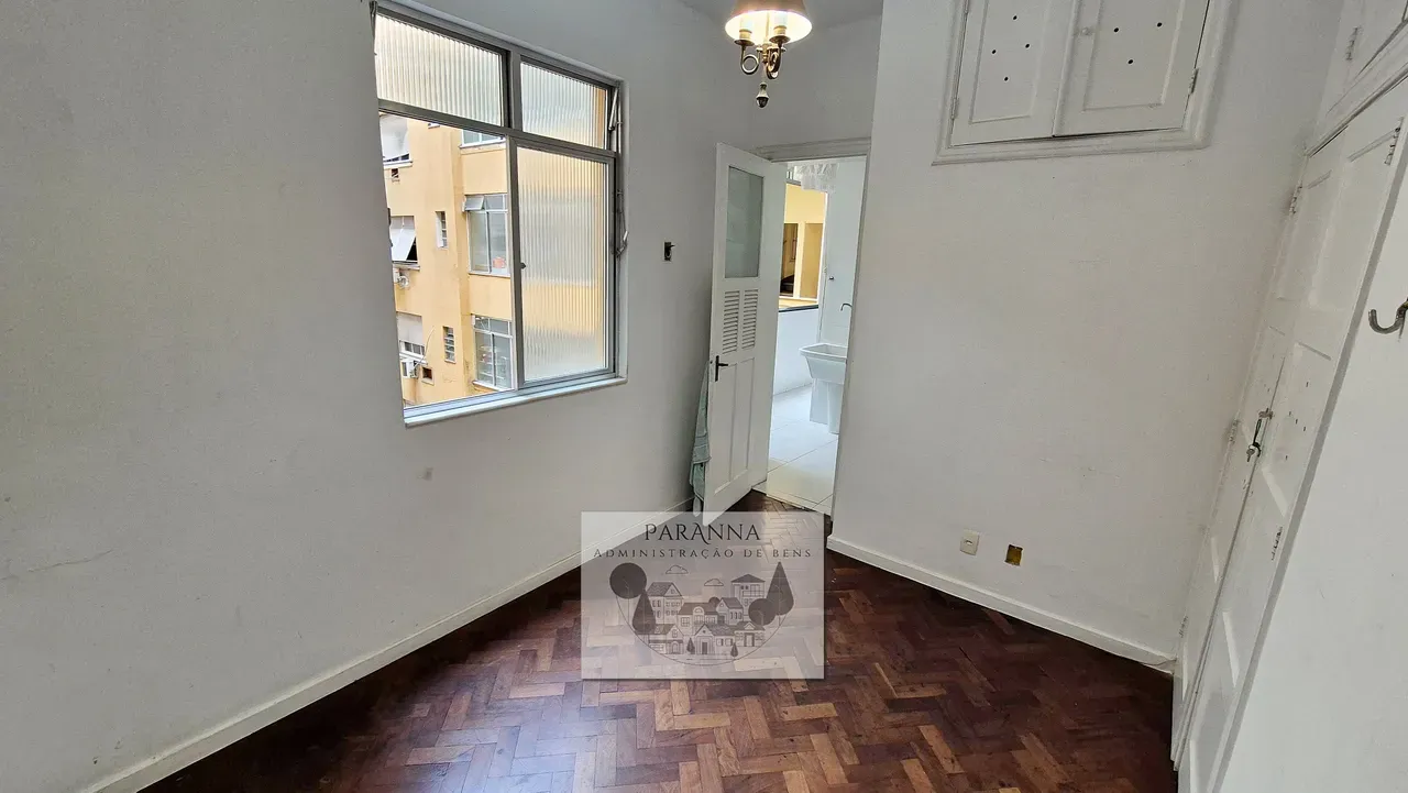4-bedroom, 4-bath apartment with balcony and laundry area — photo 31