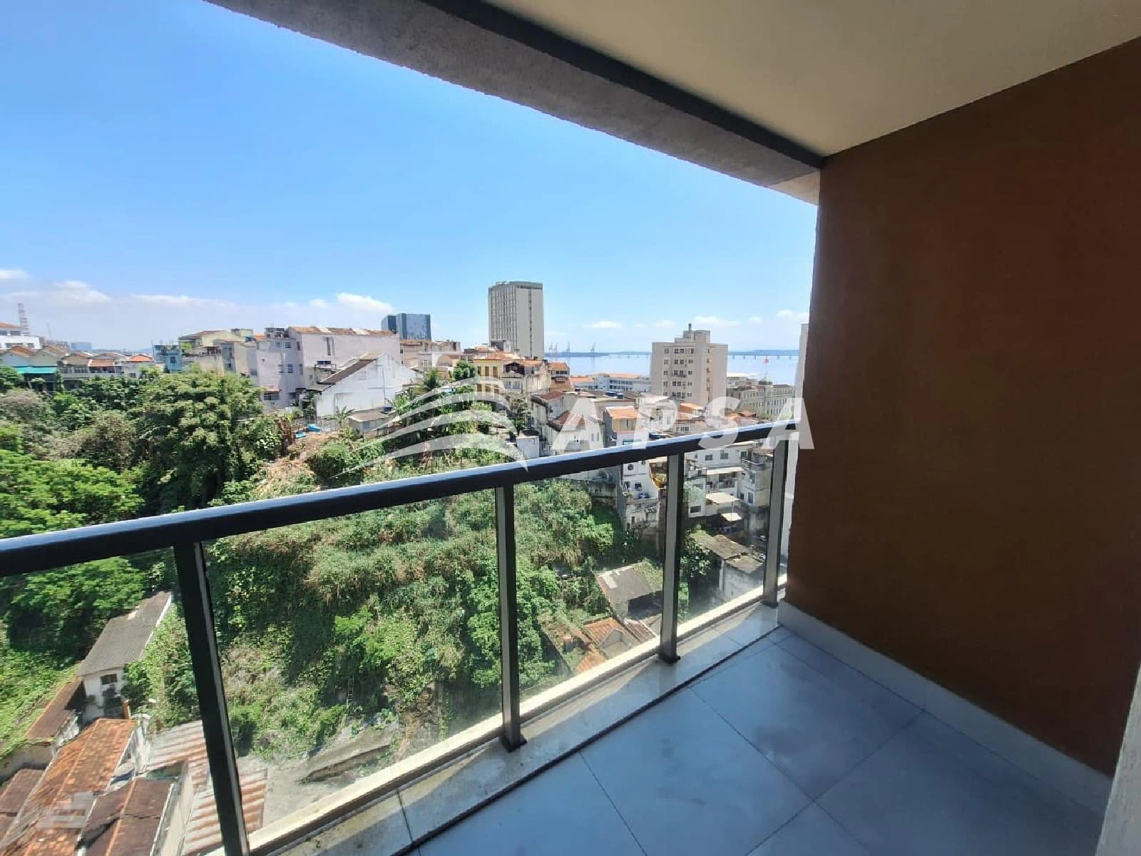 One-bedroom apartment in a building with a coworking space — photo 19