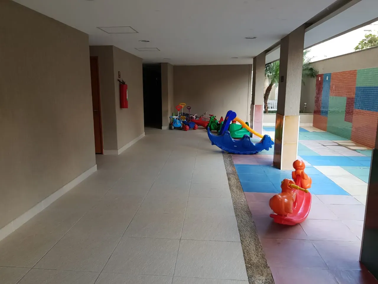 Балкон с грилем и 2 спальни: квартира 91 м² — photo 20