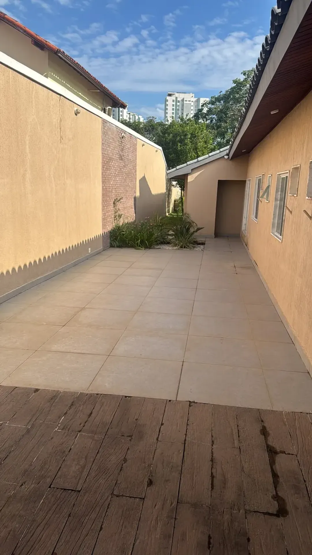 House, 450 m², with a private BBQ — photo 11