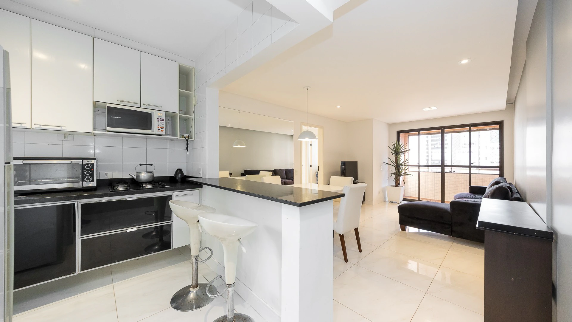 3-bedroom apartment with open-plan kitchen and 3 parking — photo 2