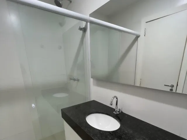 2-bedroom apartment in a building with a gym — photo 4