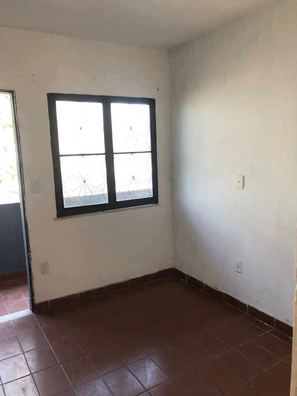 Unfurnished studio with 1 bedroom and balcony