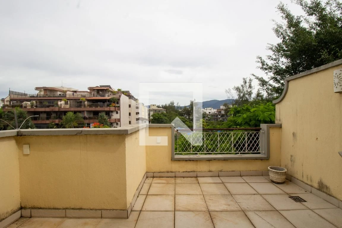 4-bedroom house with a walk-in closet in Rio de Janeiro — photo 12