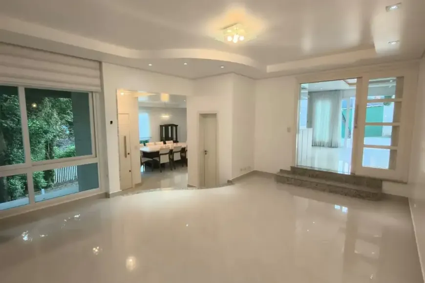 Furnished apartment with 5 bedrooms and 3 bathrooms — photo 7