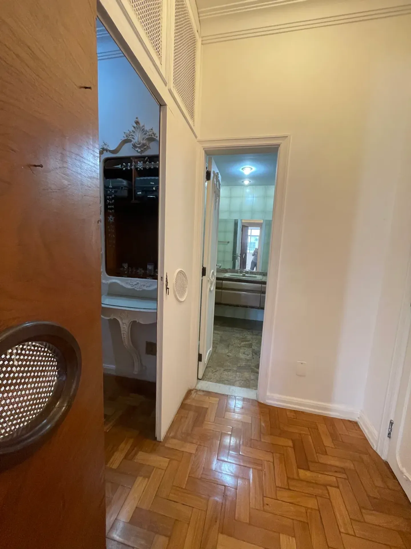 Apartamento mobiliado com 4 quartos e 5 banheiros — photo 25