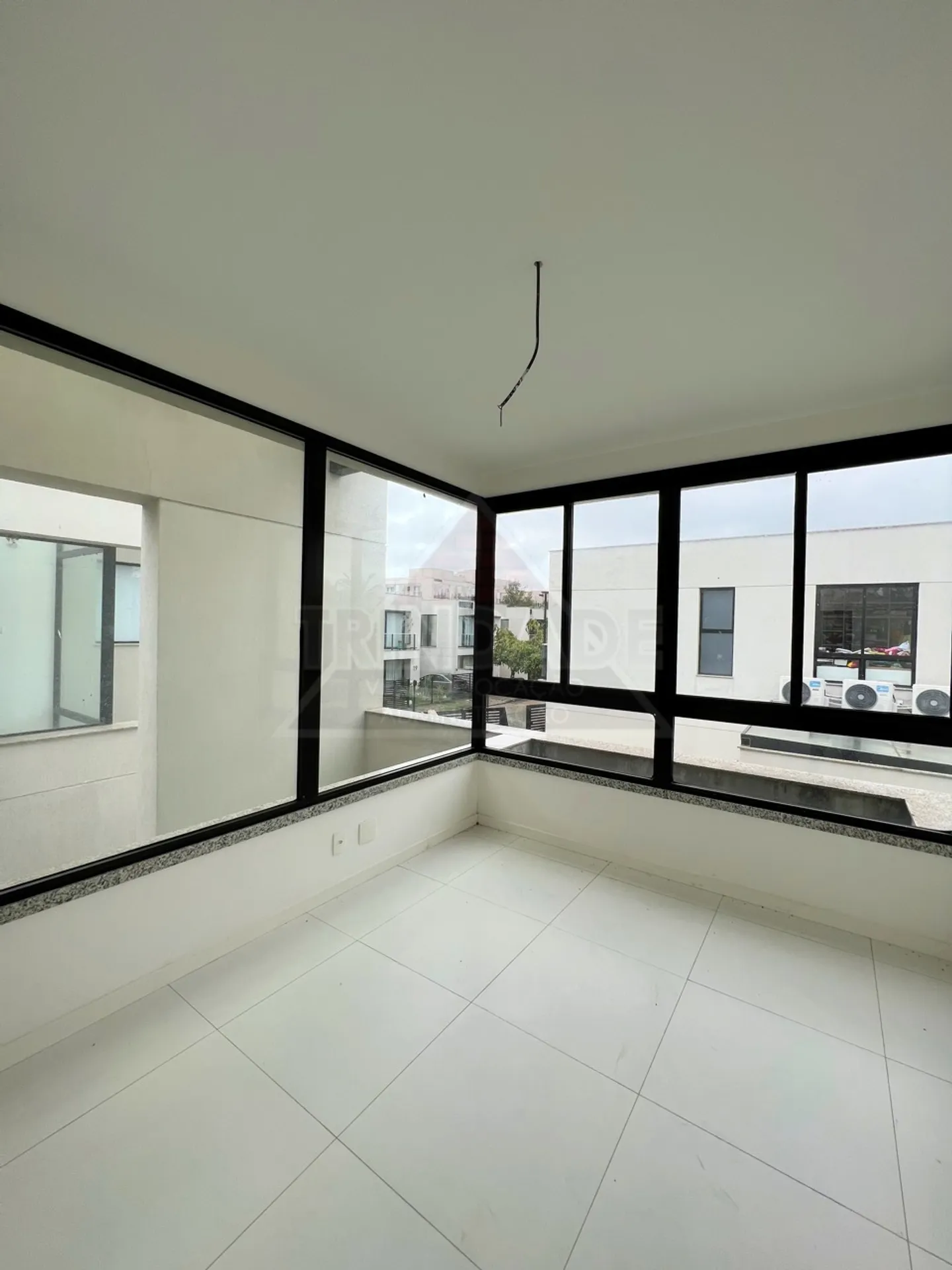 Casa com 3 suítes, 4 vagas e 366 m² — photo 10