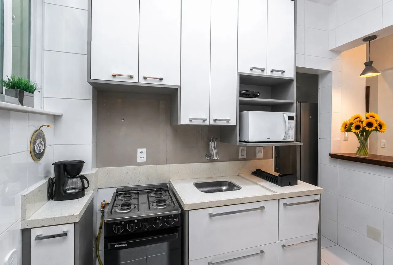 Furnished 2-bedroom apartment with 2 bathrooms — photo 2