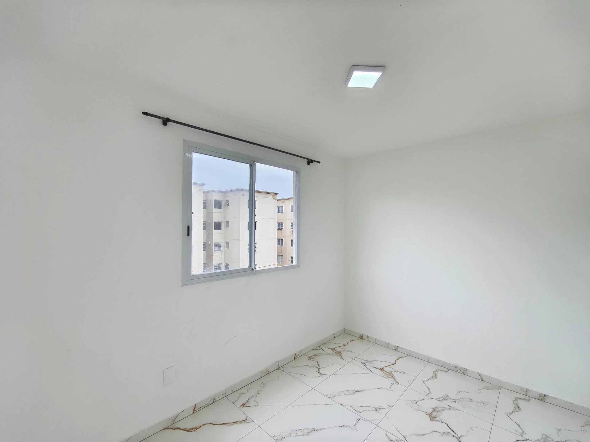 Unfurnished 2-bedroom apartment with 1 parking space — photo 23
