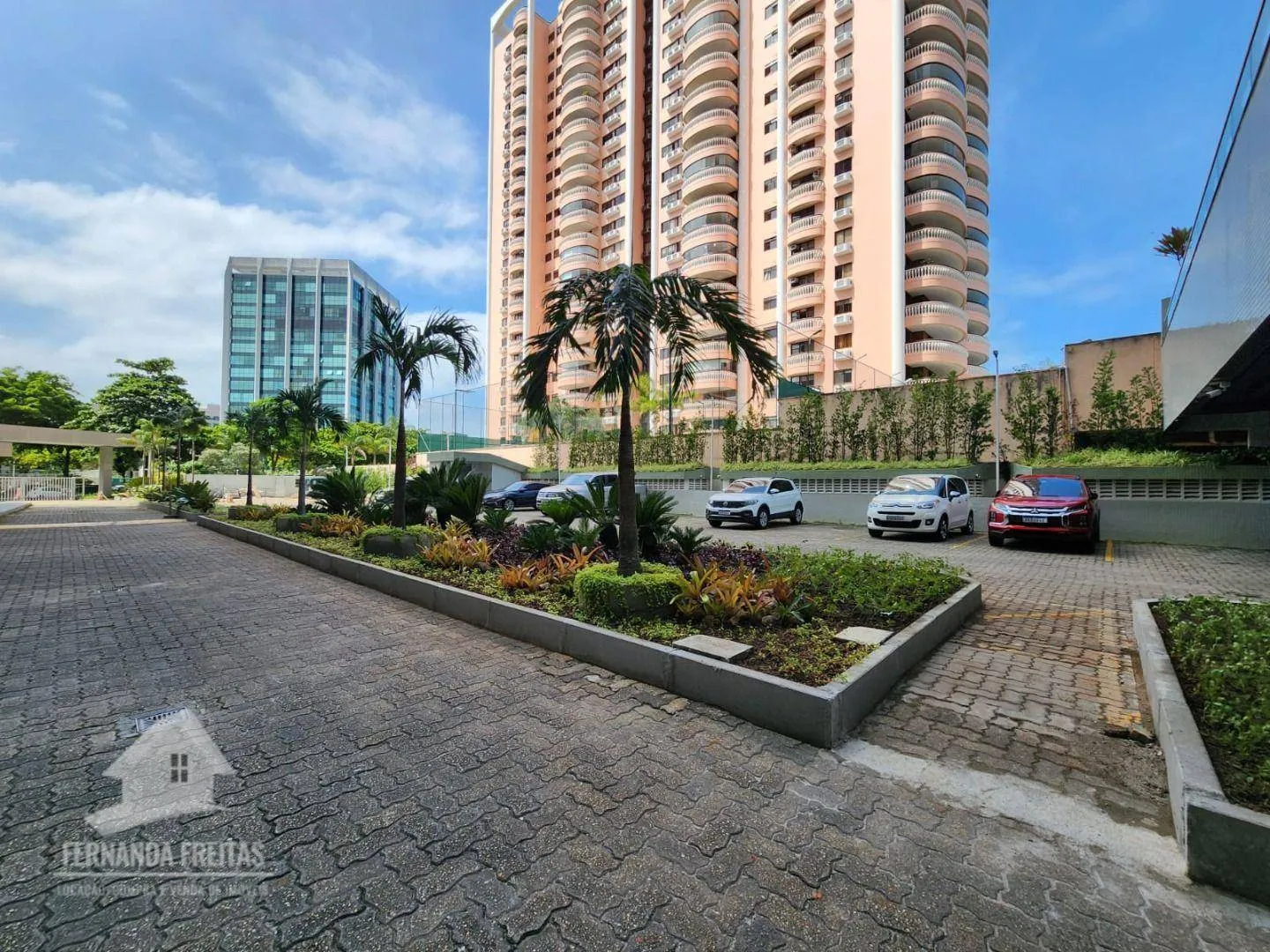Furnished duplex penthouse with 3 bedrooms and 191 m² — photo 30