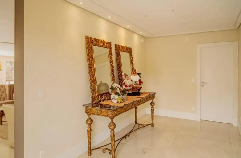 Casa com 6 suítes e área de piscina compartilhada — photo 31