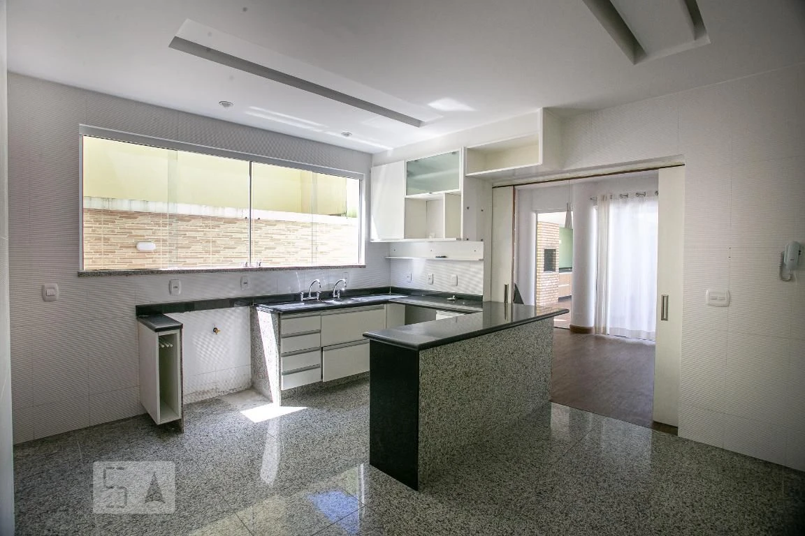 Unfurnished house with 5 en-suite bedrooms and private garden — photo 36