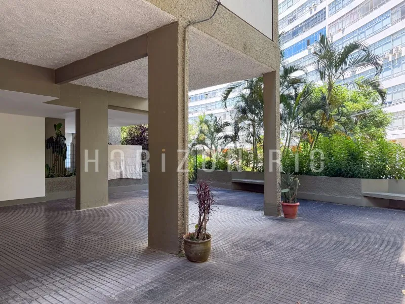 4-bedroom apartment with a home office in Rio de Janeiro — photo 22
