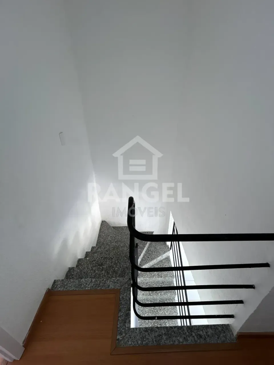 House with 2 bedrooms and 2 bathrooms, includes parking — photo 13