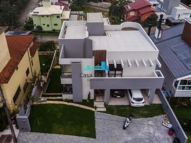 288 m² house with 4 bedrooms and 5 bathrooms — photo 5
