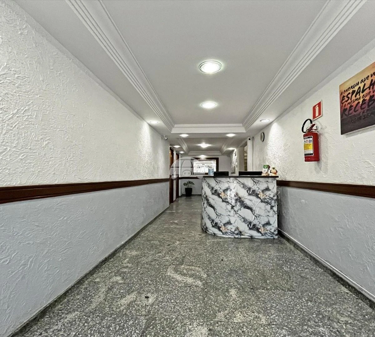 Departamento con piso de madera o laminado en Curitiba — photo 11