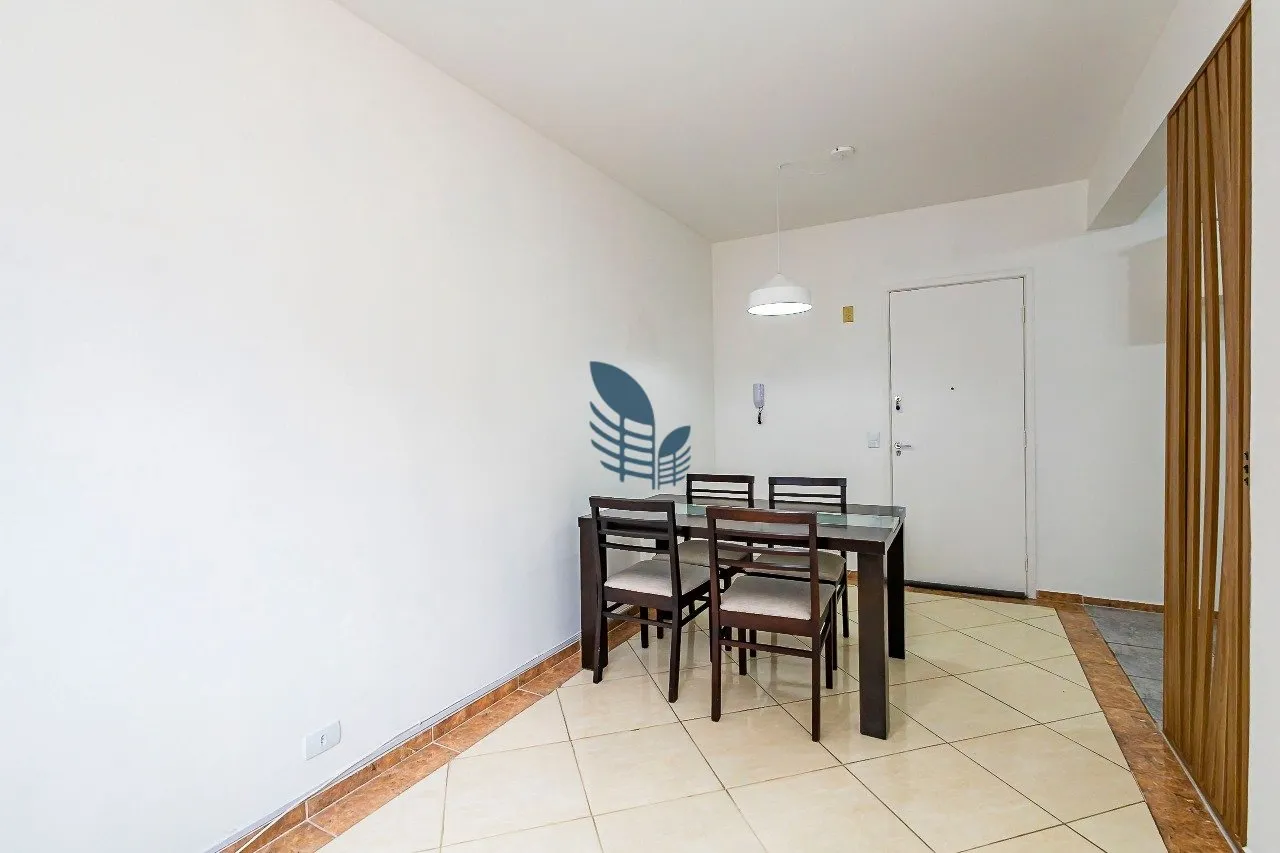 1-bedroom apartment with en-suite bathroom and separate kitchen — photo 7