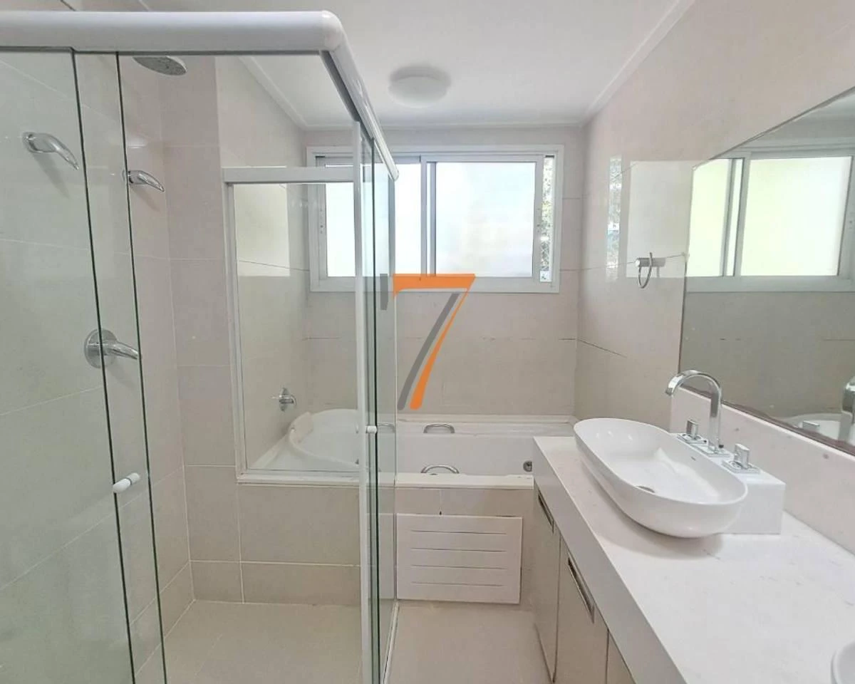Apartamento de 4 dormitorios con 253 m² y 3 plazas — photo 30
