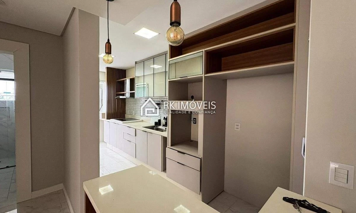 3-bedroom apartment with an open-plan kitchen and en suite — photo 2