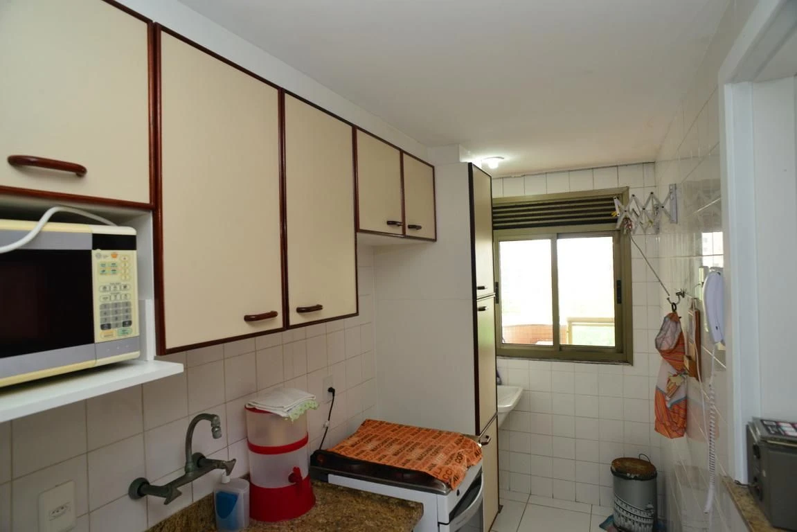 Furnished apartment, 66 m², with floor-to-ceiling windows — photo 9