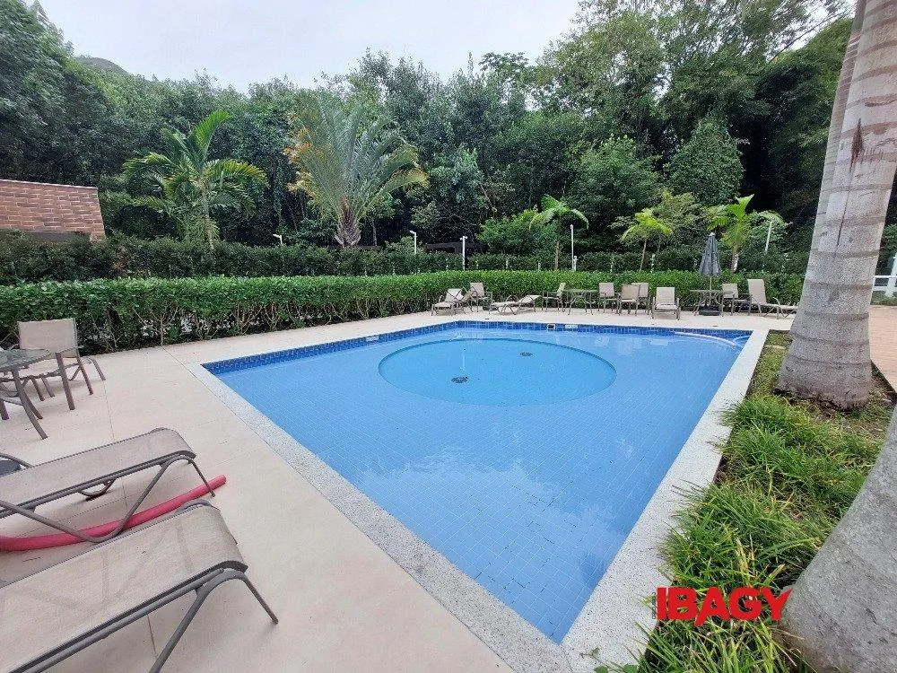 3-bedroom apartment with a grill on the balcony — photo 47
