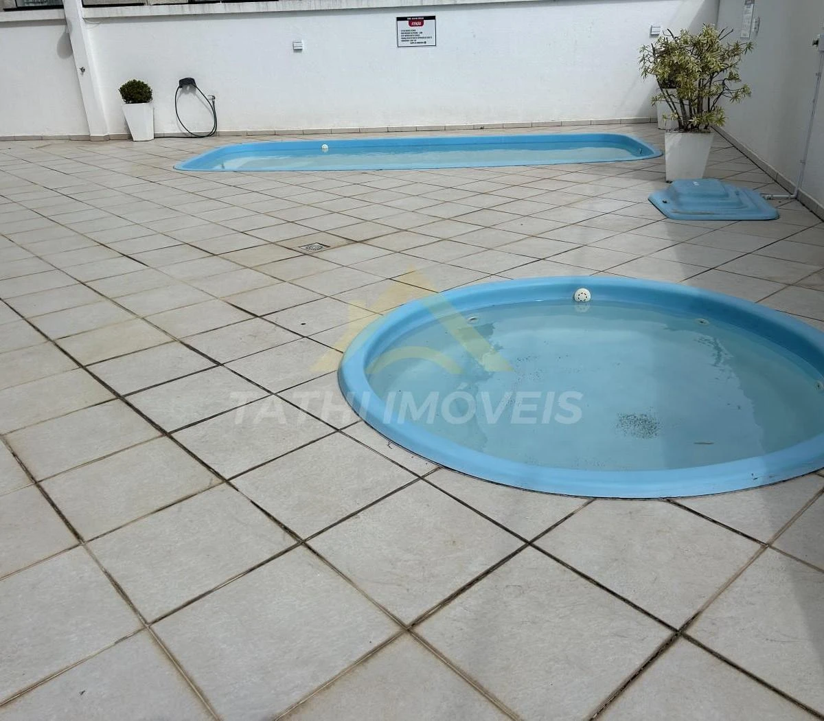Furnished apartment, 86 m², with a grill on the balcony — photo 32