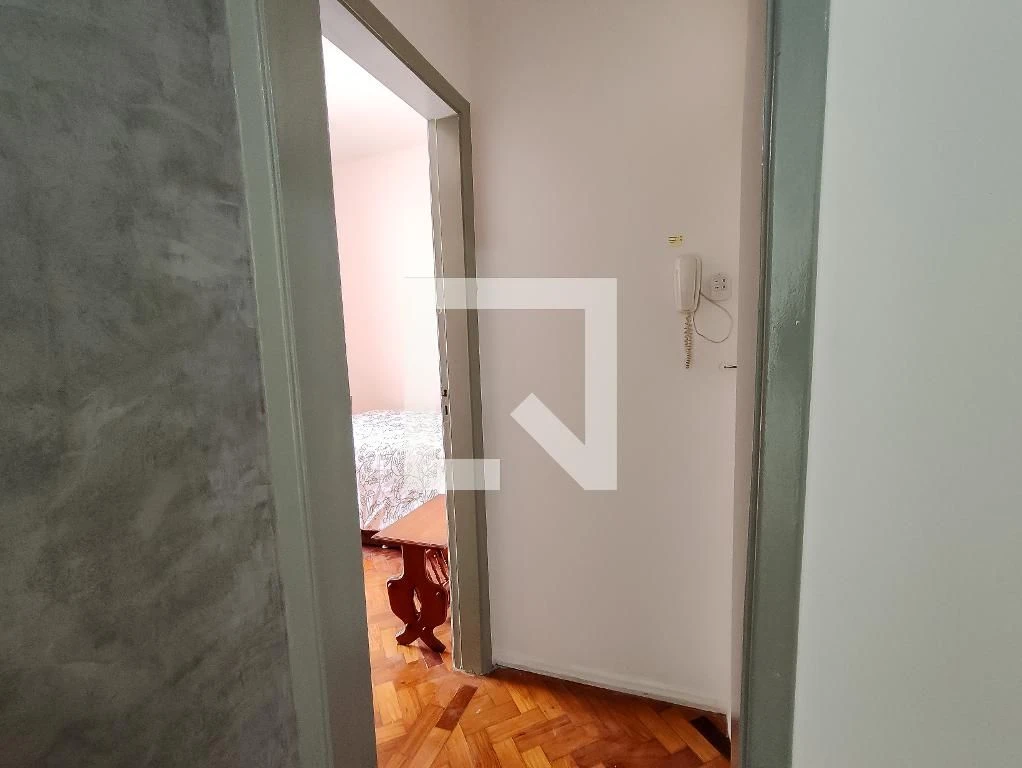 1-bedroom apartment with a gas stove kitchenette — photo 25